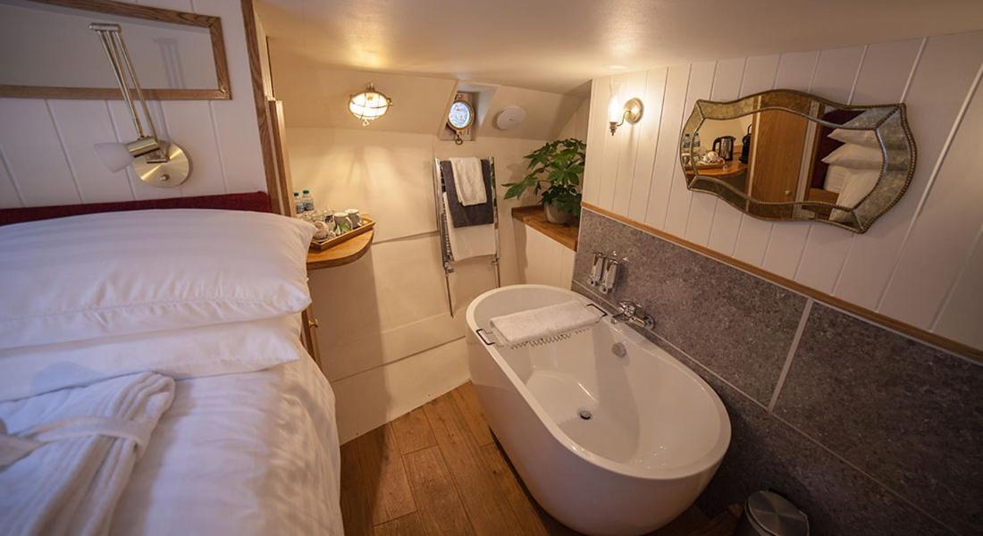 Hotel Barge Waternimf Ely Eksteriør billede