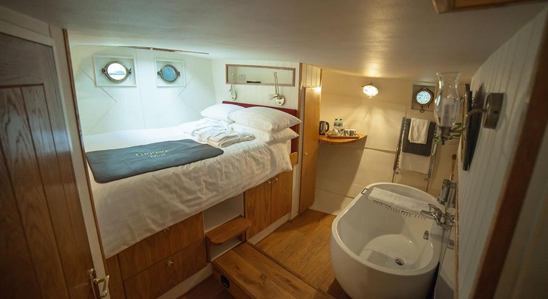 Hotel Barge Waternimf Ely Eksteriør billede