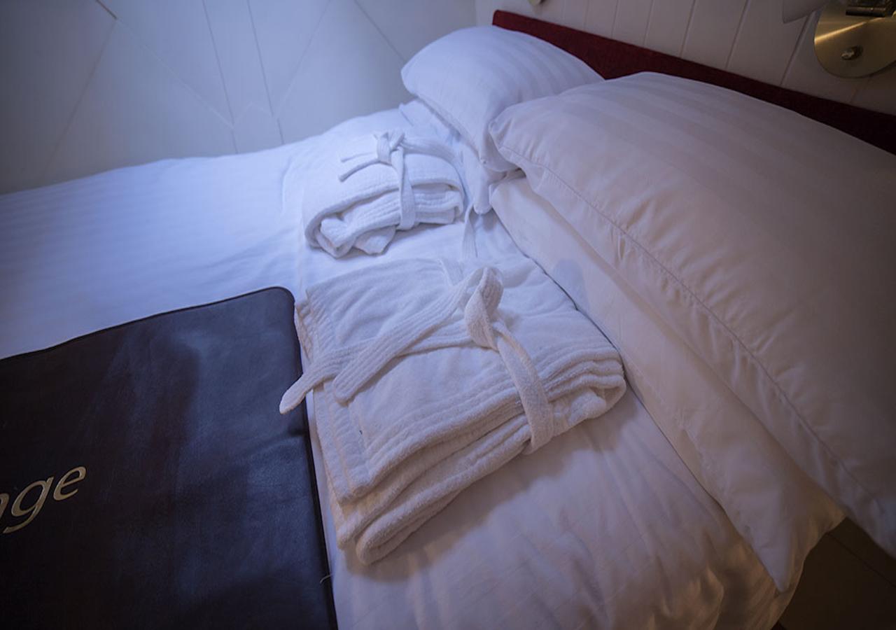 Hotel Barge Waternimf Ely Eksteriør billede