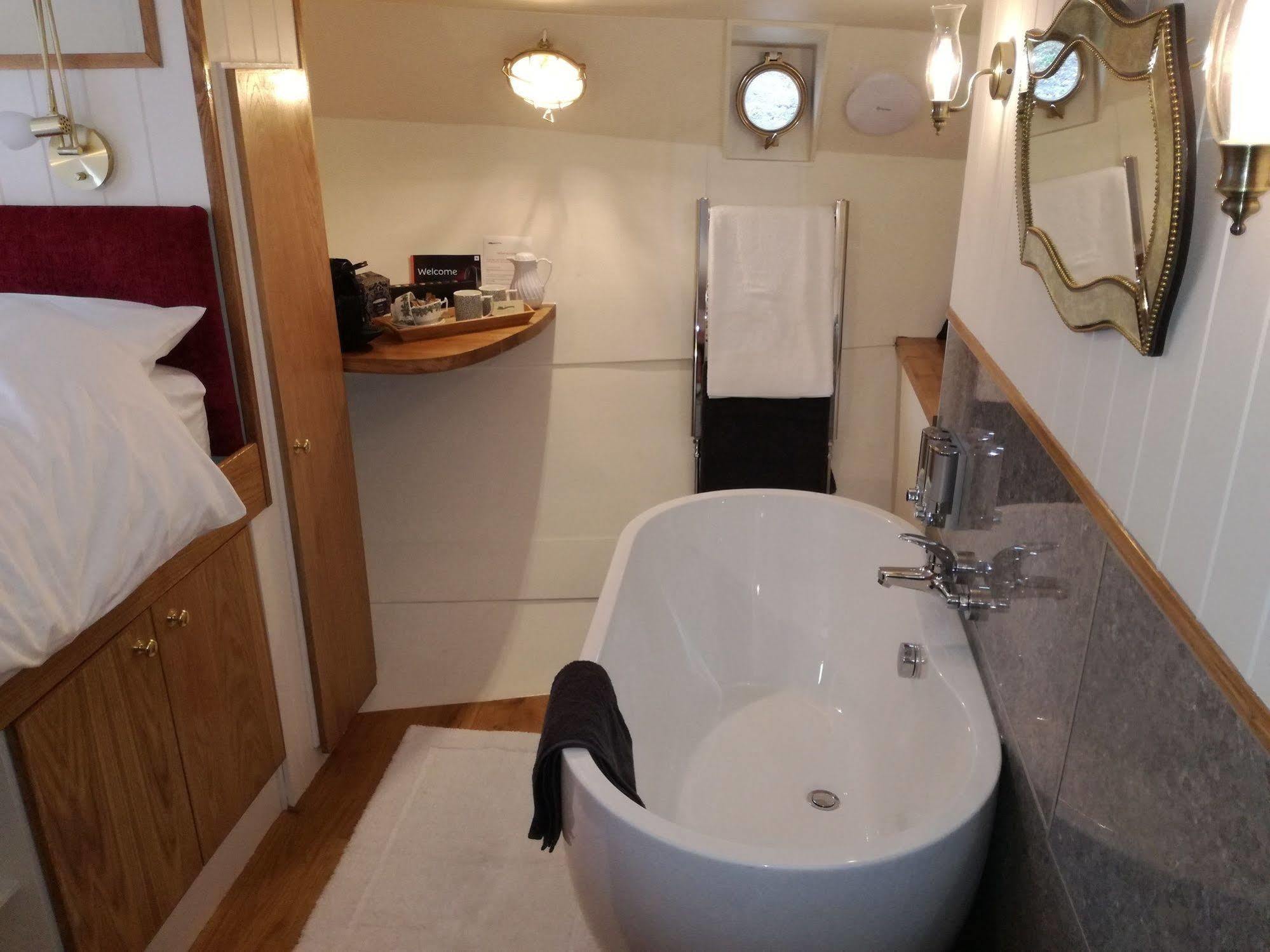 Hotel Barge Waternimf Ely Eksteriør billede