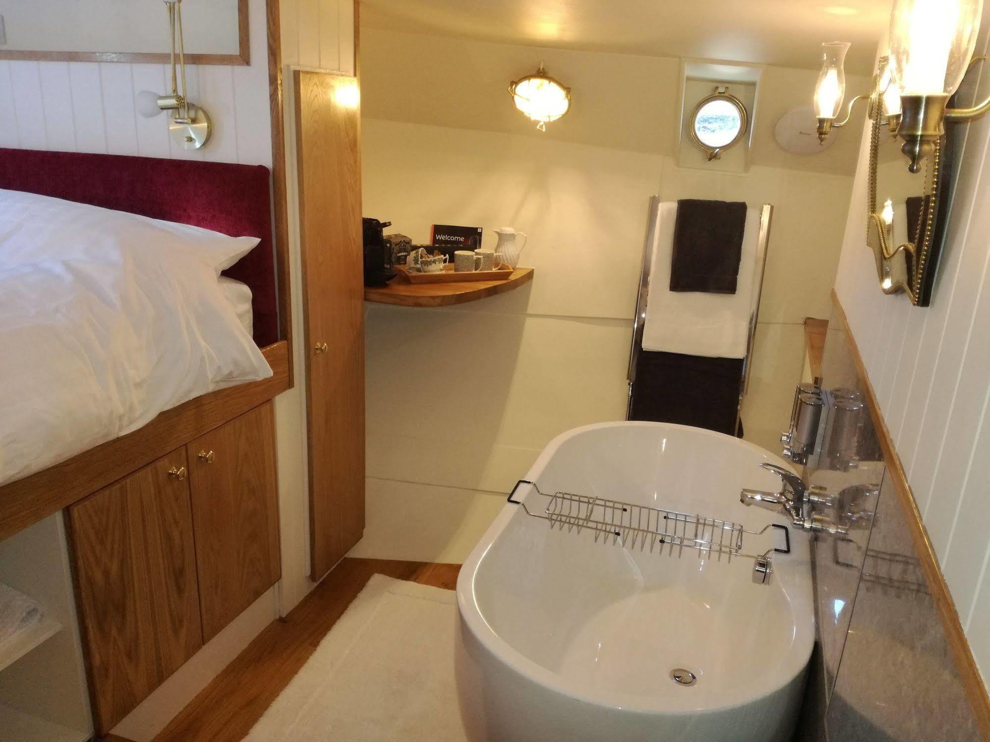 Hotel Barge Waternimf Ely Eksteriør billede